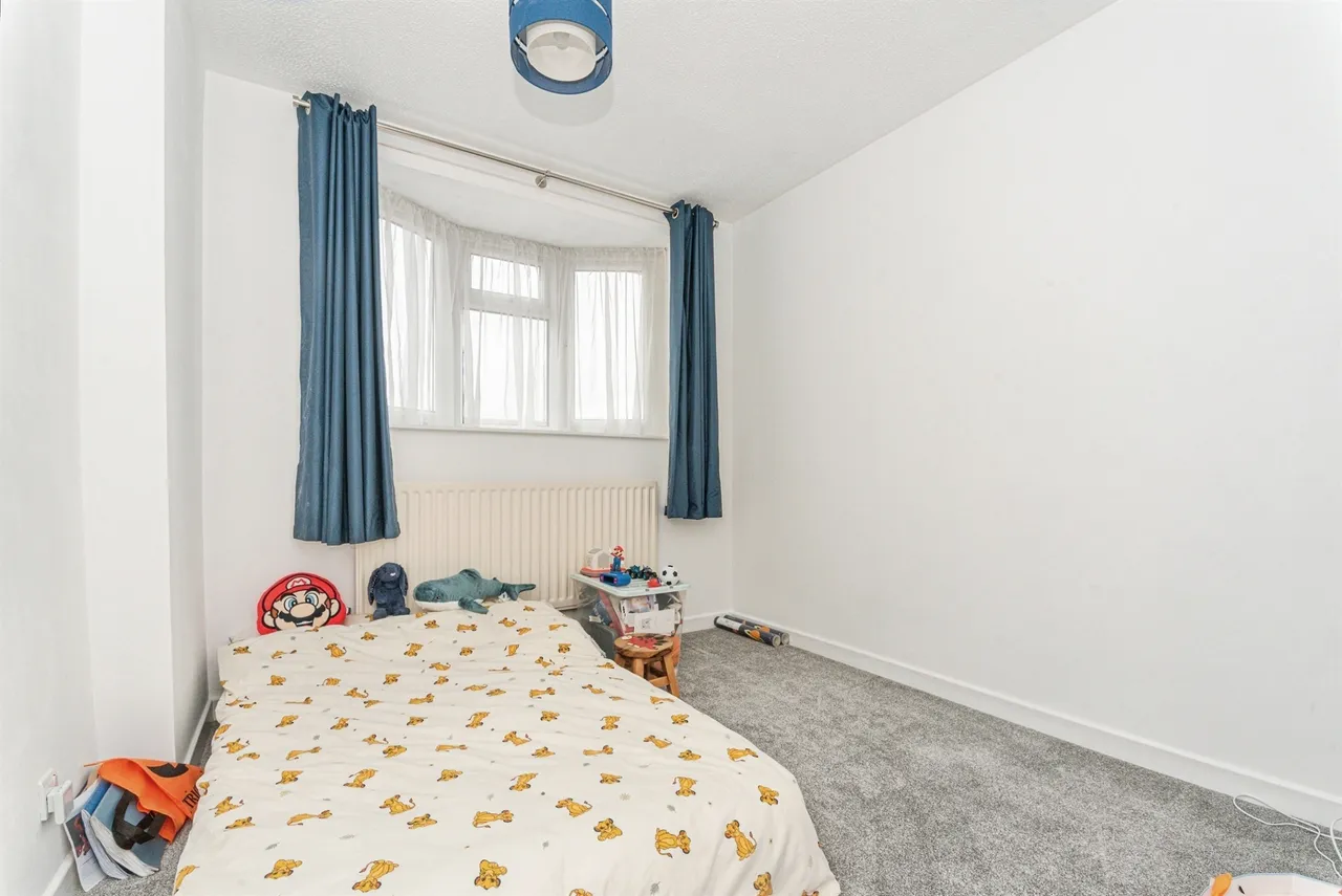 Lytchett Way, Swindon, photo 9