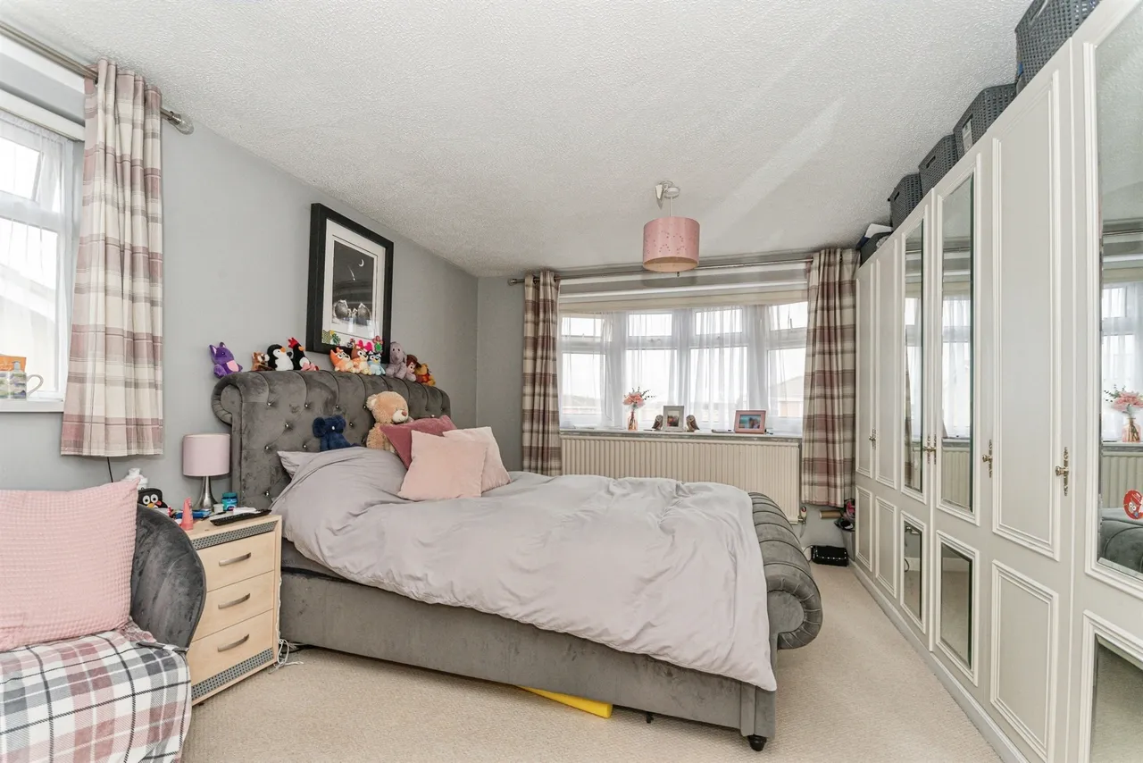 Lytchett Way, Swindon, photo 6