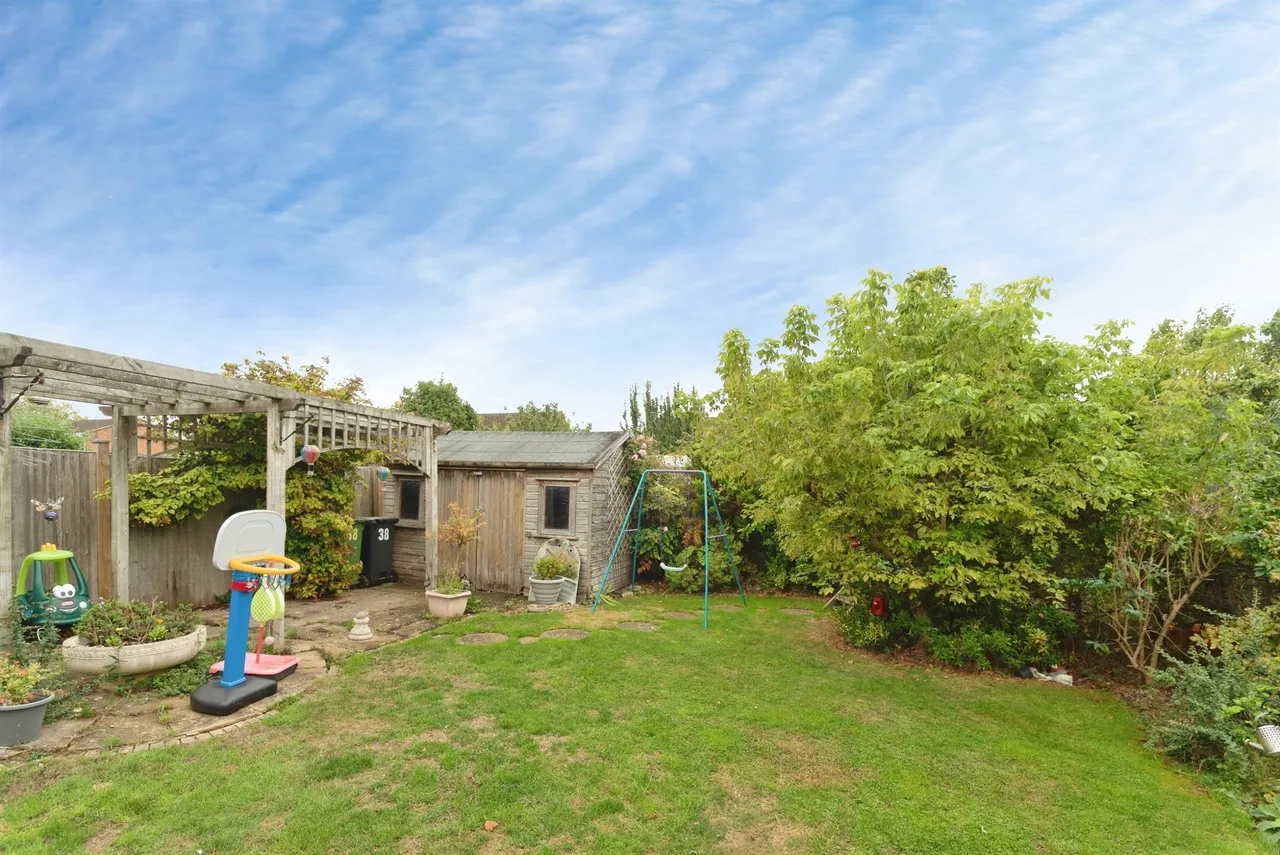 Lytchett Way, Swindon, photo 10