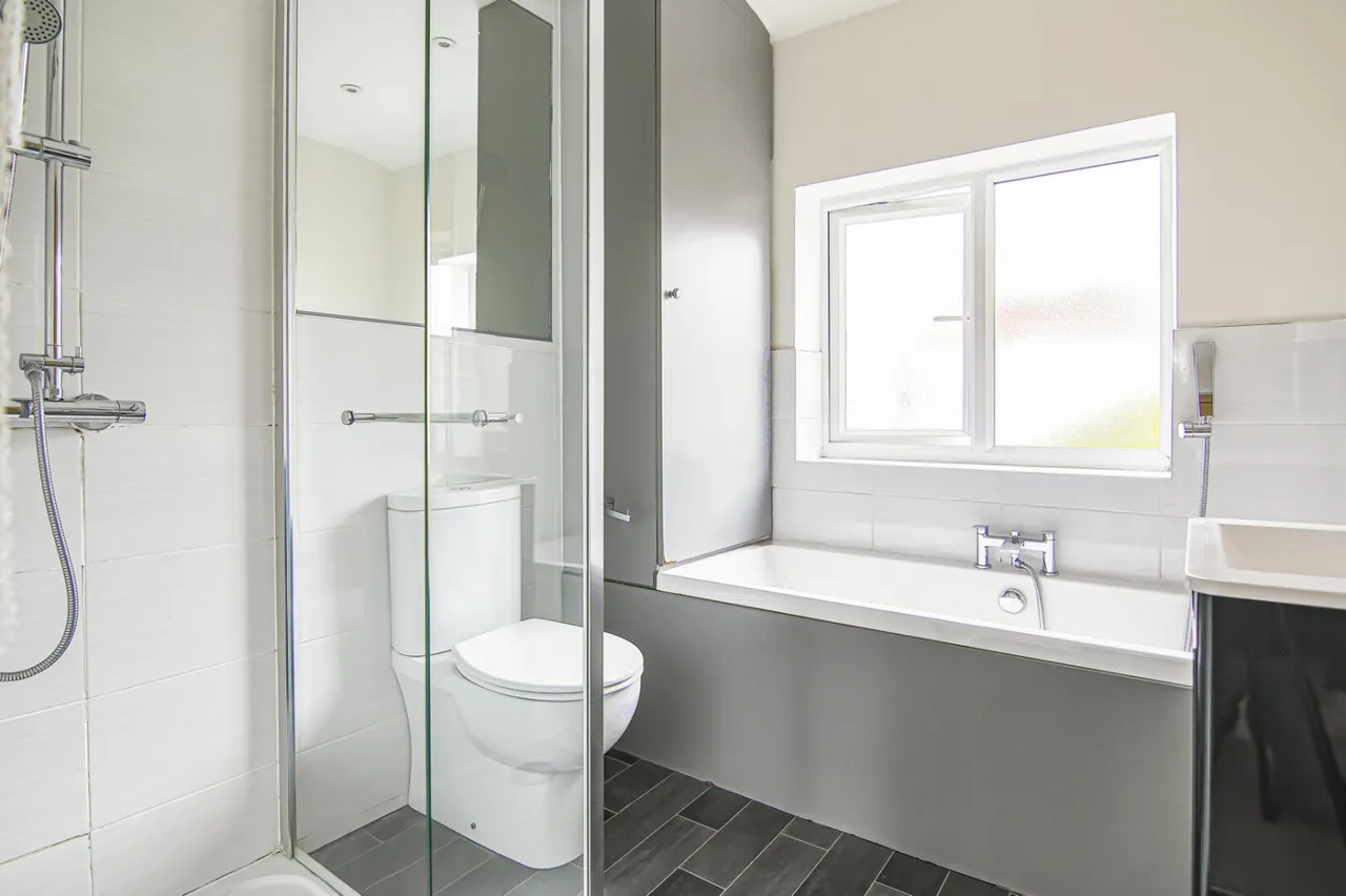 Carr Lane, Rawdon, LS19, photo 13