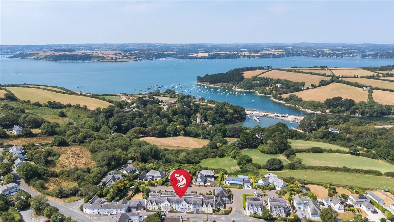 3 bed property for sale, The Lookout, St. Just in Roseland, TR2