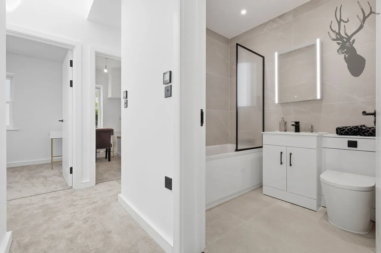 Woodford Green, IG8, photo 25