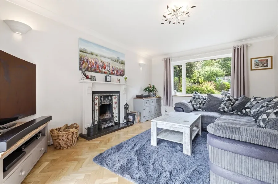 with 5 bedrooms in Sawbridgeworth, CM21, photo 3