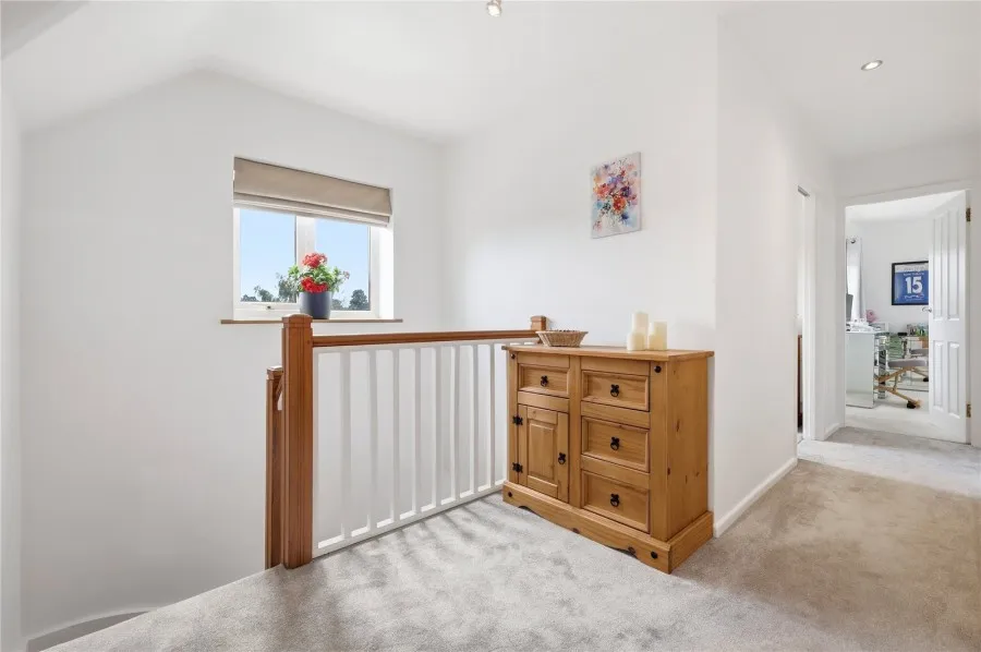 with 5 bedrooms in Sawbridgeworth, CM21, photo 17