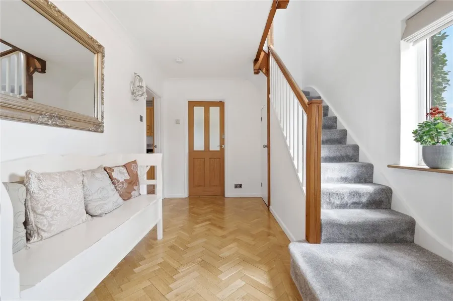 with 5 bedrooms in Sawbridgeworth, CM21, photo 14