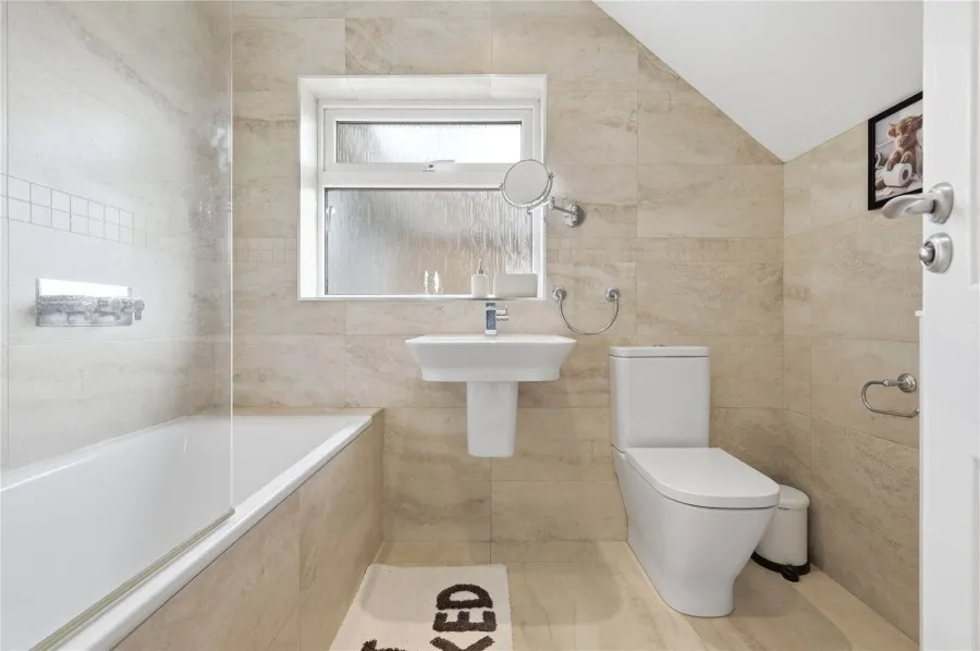 with 5 bedrooms in Sawbridgeworth, CM21, photo 9