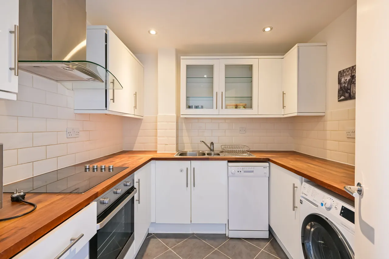 17 Fonda Court, 3 Premiere Place, London, photo 2