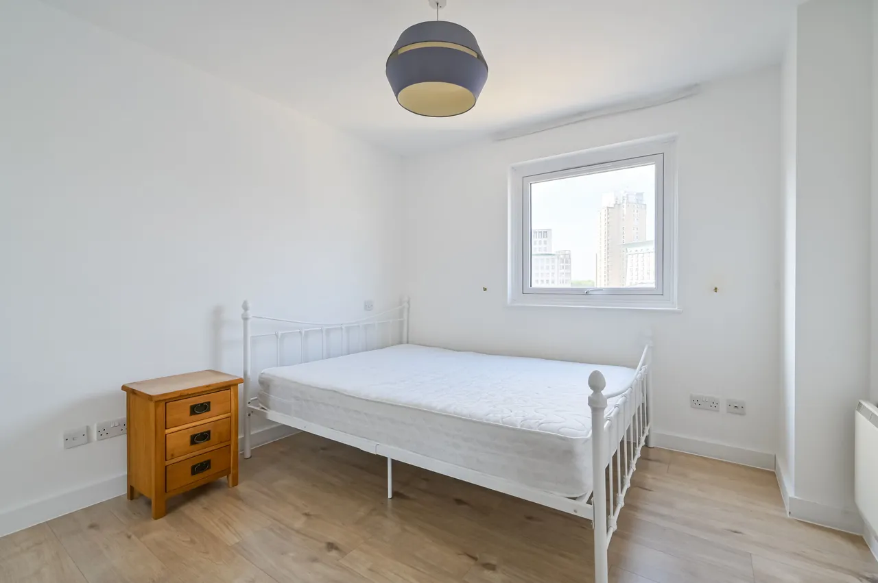 17 Fonda Court, 3 Premiere Place, London, photo 3