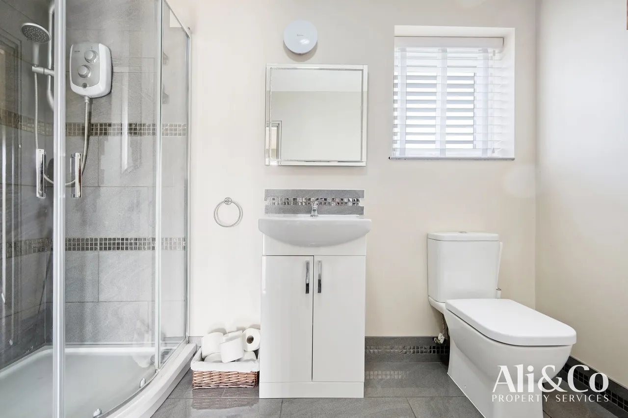 Marshfoot Road, Grays, Essex, RM16 4LU, photo 9