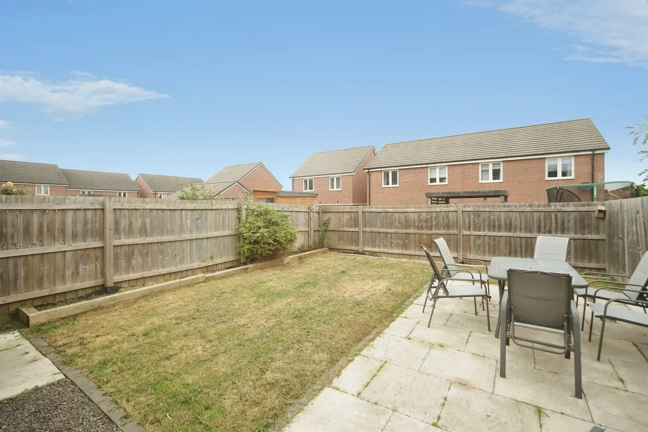 Knight Close, Monkton Heathfield, TA2, photo 4
