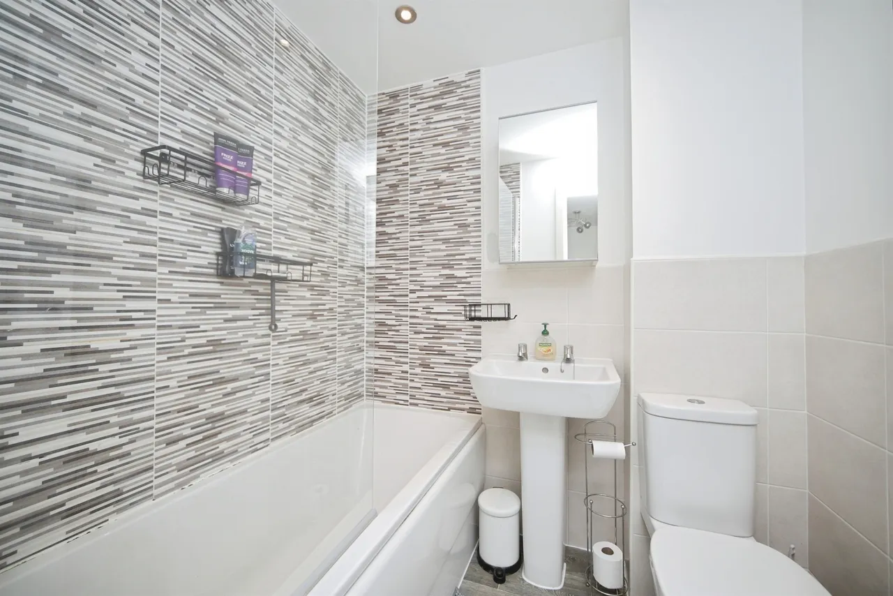 Knight Close, Monkton Heathfield, TA2, photo 3