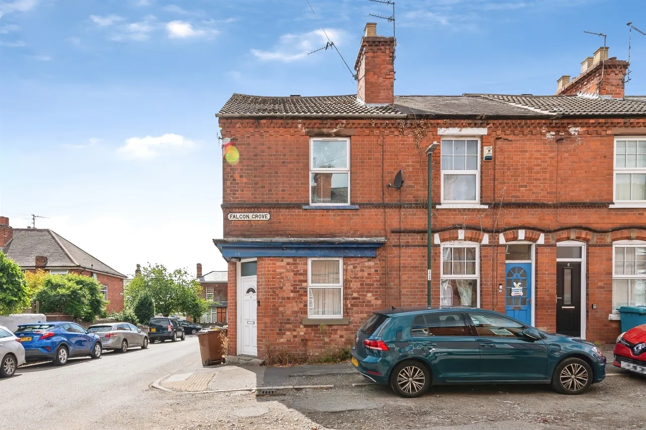 2 bed house for sale — Falcon Grove, Nottingham