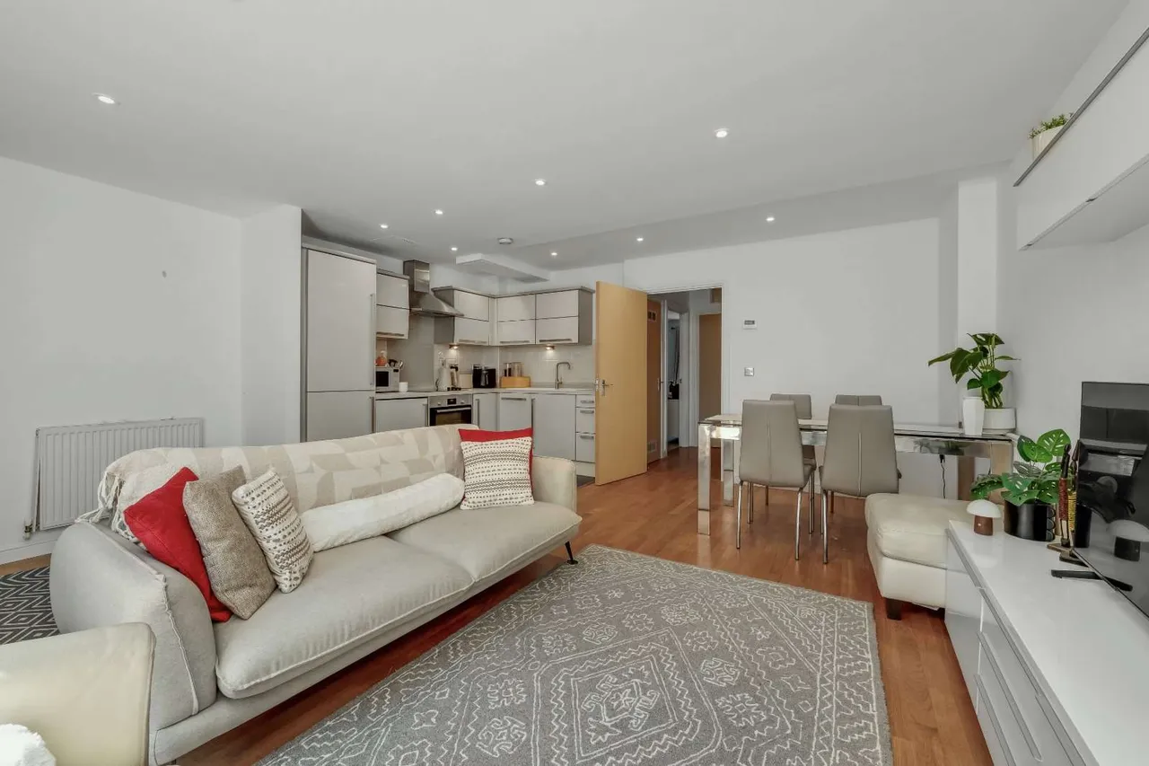 Feltham Avenue, East Molesey, Surrey, KT8 9BT, photo 5