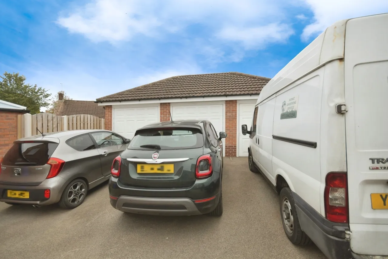 Hanover Close, Forest Town, Mansfield, Nottinghamshire, NG19, photo 16