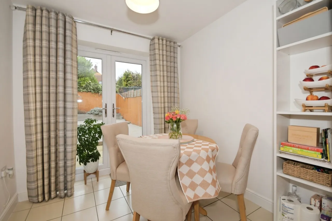 Hanover Close, Forest Town, Mansfield, Nottinghamshire, NG19, photo 6