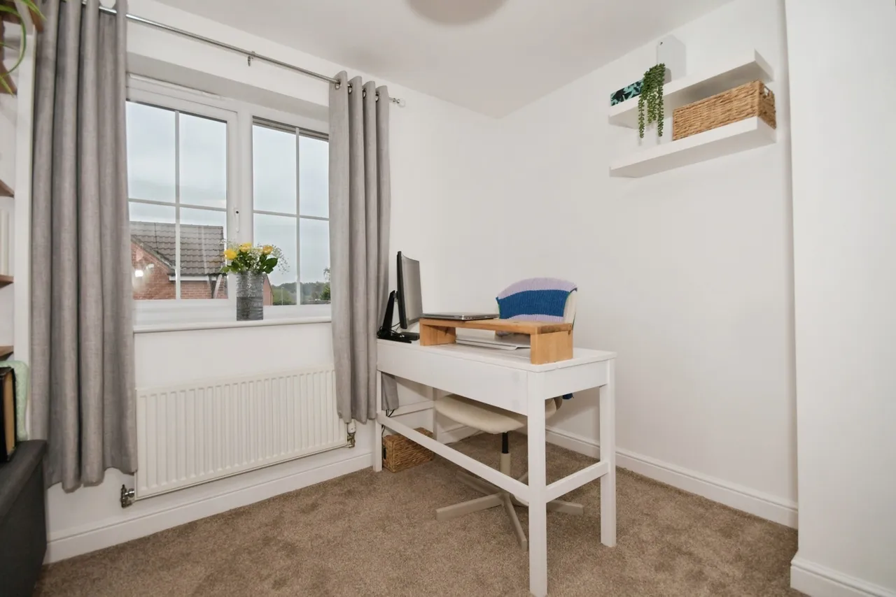 Hanover Close, Forest Town, Mansfield, Nottinghamshire, NG19, photo 10