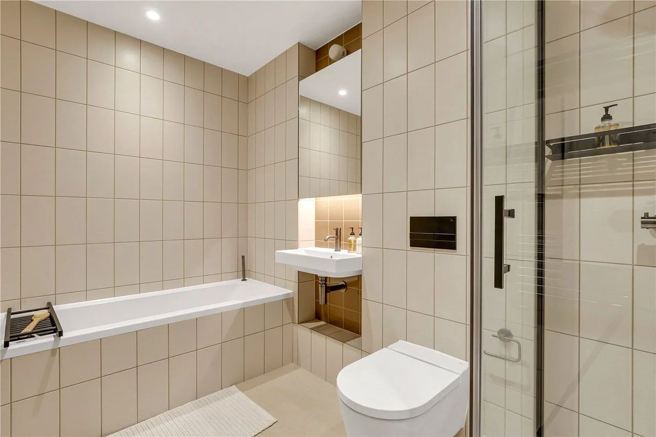 Lawrence Road, Seven Sisters, N15, photo 7