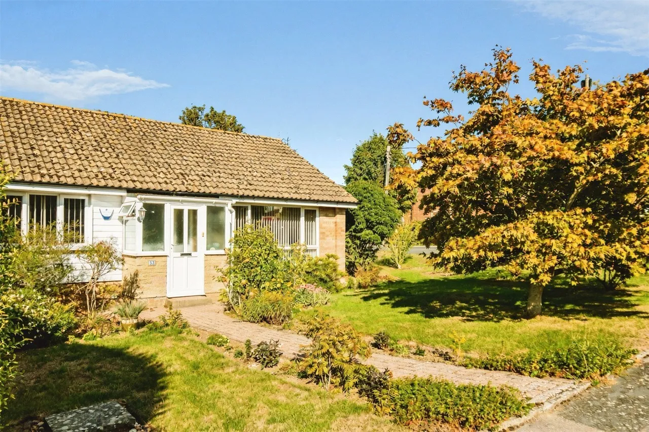 2 bed house for sale, Newland Road, Upper Beeding, BN44