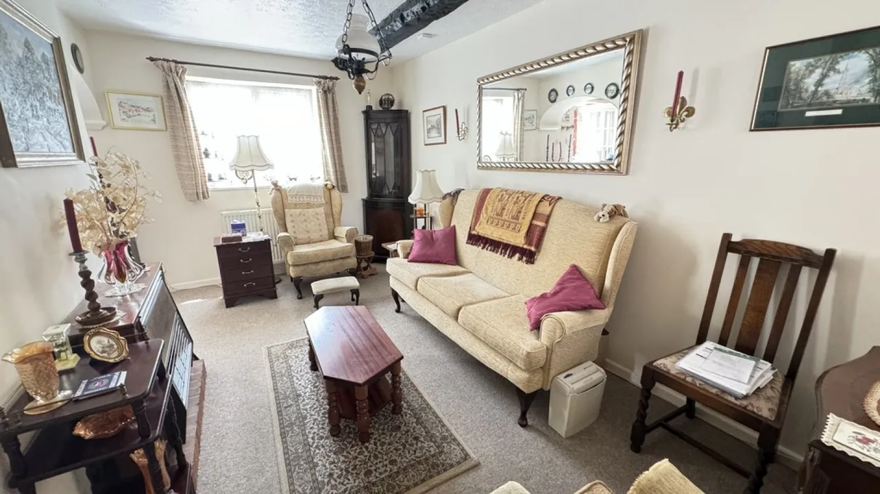 North Row, BA12, photo 6