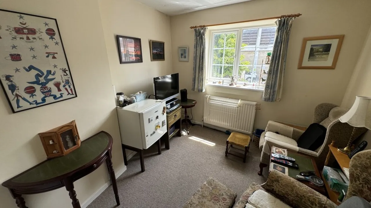 North Row, BA12, photo 10