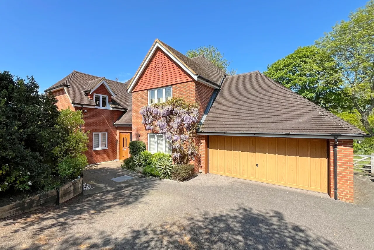 5 bed house for sale — Boundstone Road, Farnham, GU10
