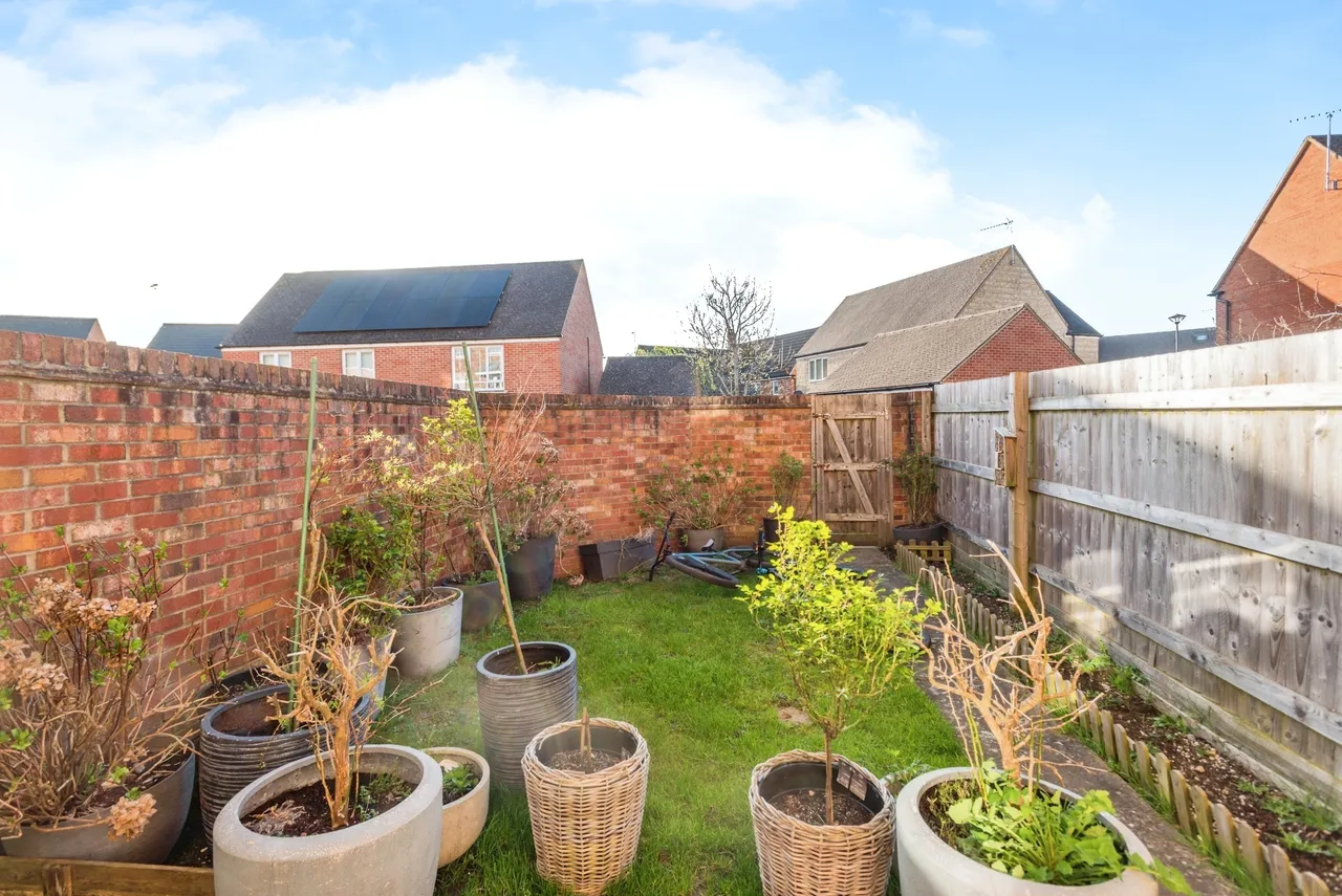 Sandbourne Road, Swindon, Wiltshire, SN25, photo 15