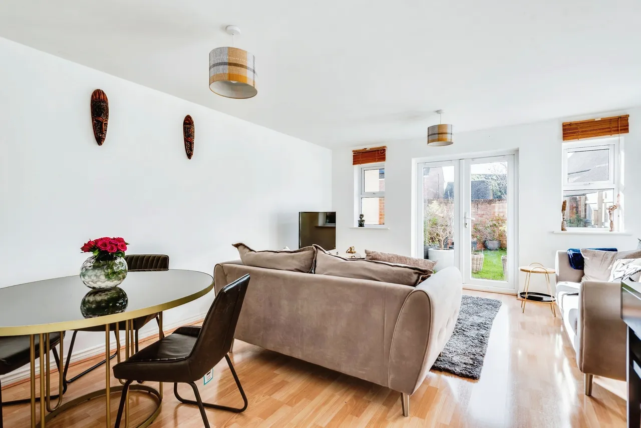 Sandbourne Road, Swindon, Wiltshire, SN25, photo 13