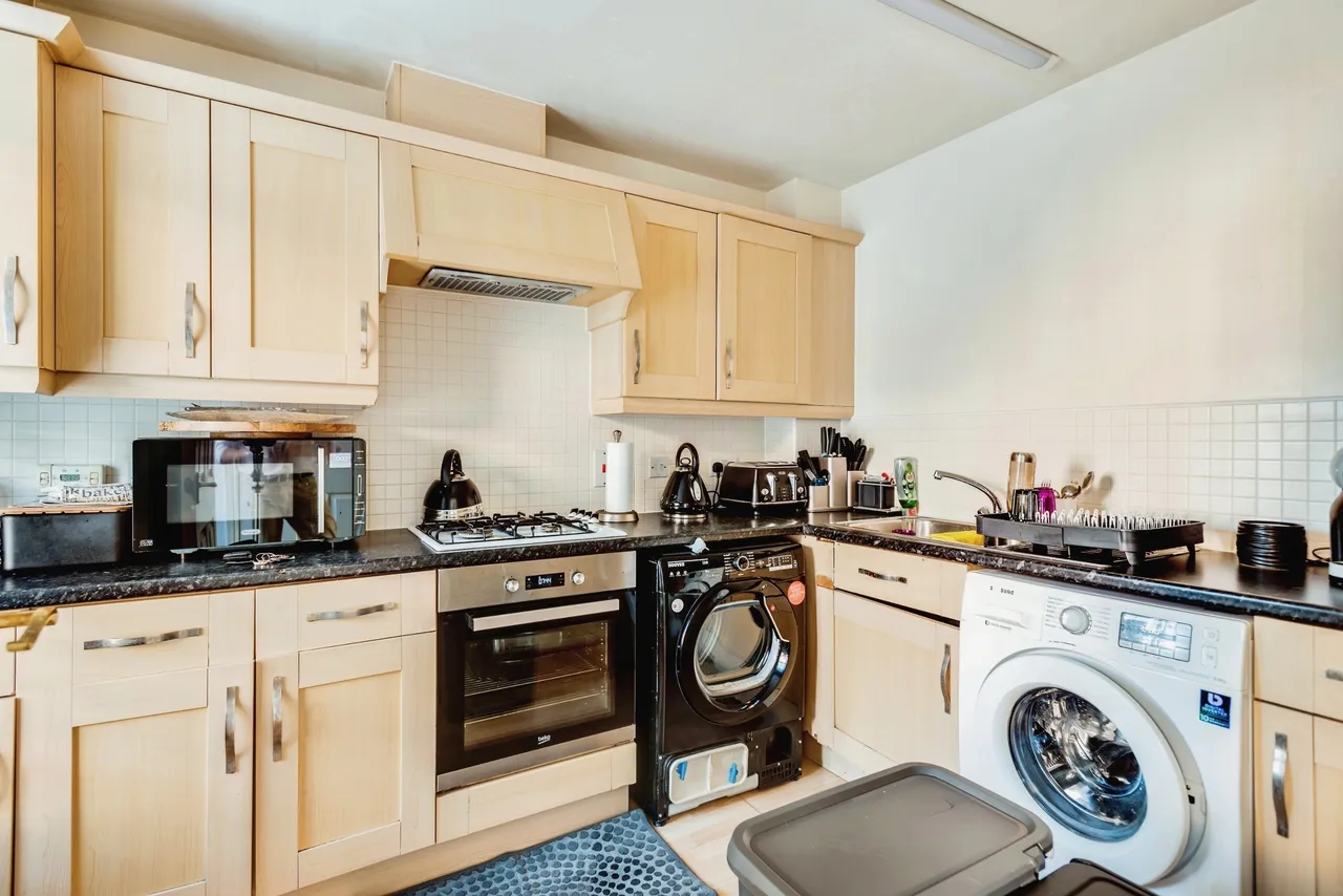Sandbourne Road, Swindon, Wiltshire, SN25, photo 4