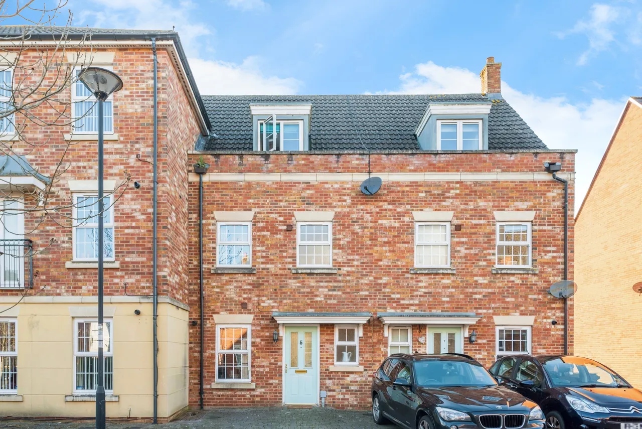 Sandbourne Road, Swindon, Wiltshire, SN25, photo 2