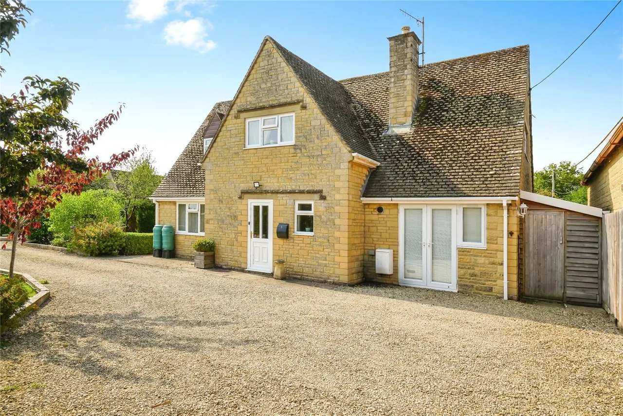 3 bed property for sale, Gorse Meadow, Bourton-on-the-water, GL54