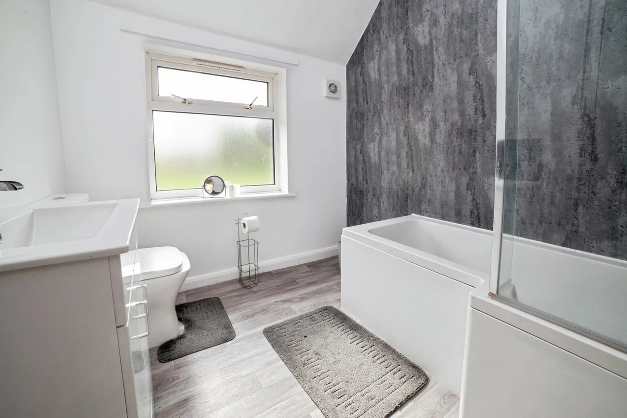 Third Avenue, Rainworth, Mansfield, Nottinghamshire, NG21, photo 12