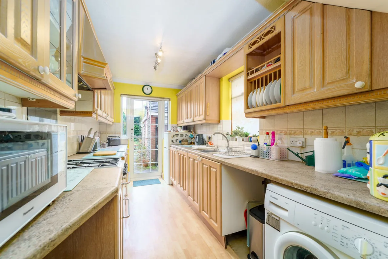 Meadway, Ashford, TW15, photo 9