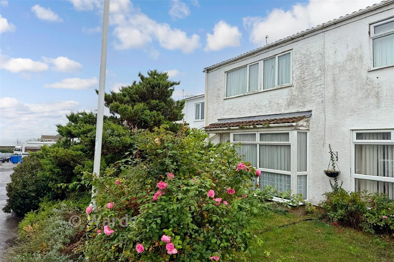 3 bed house for sale, Seasalter Close, Warden, ME12