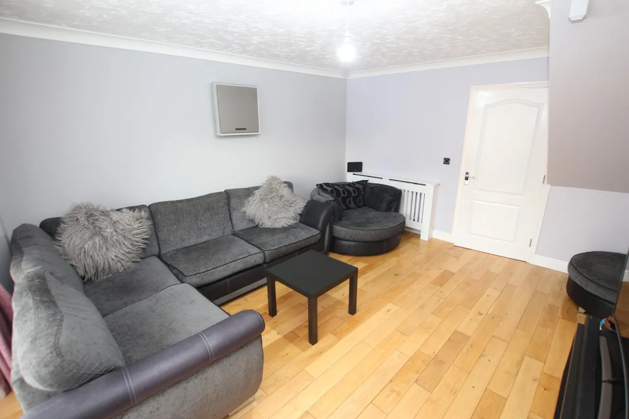 Elder Close, Witham St Hughs, LN6, photo 3