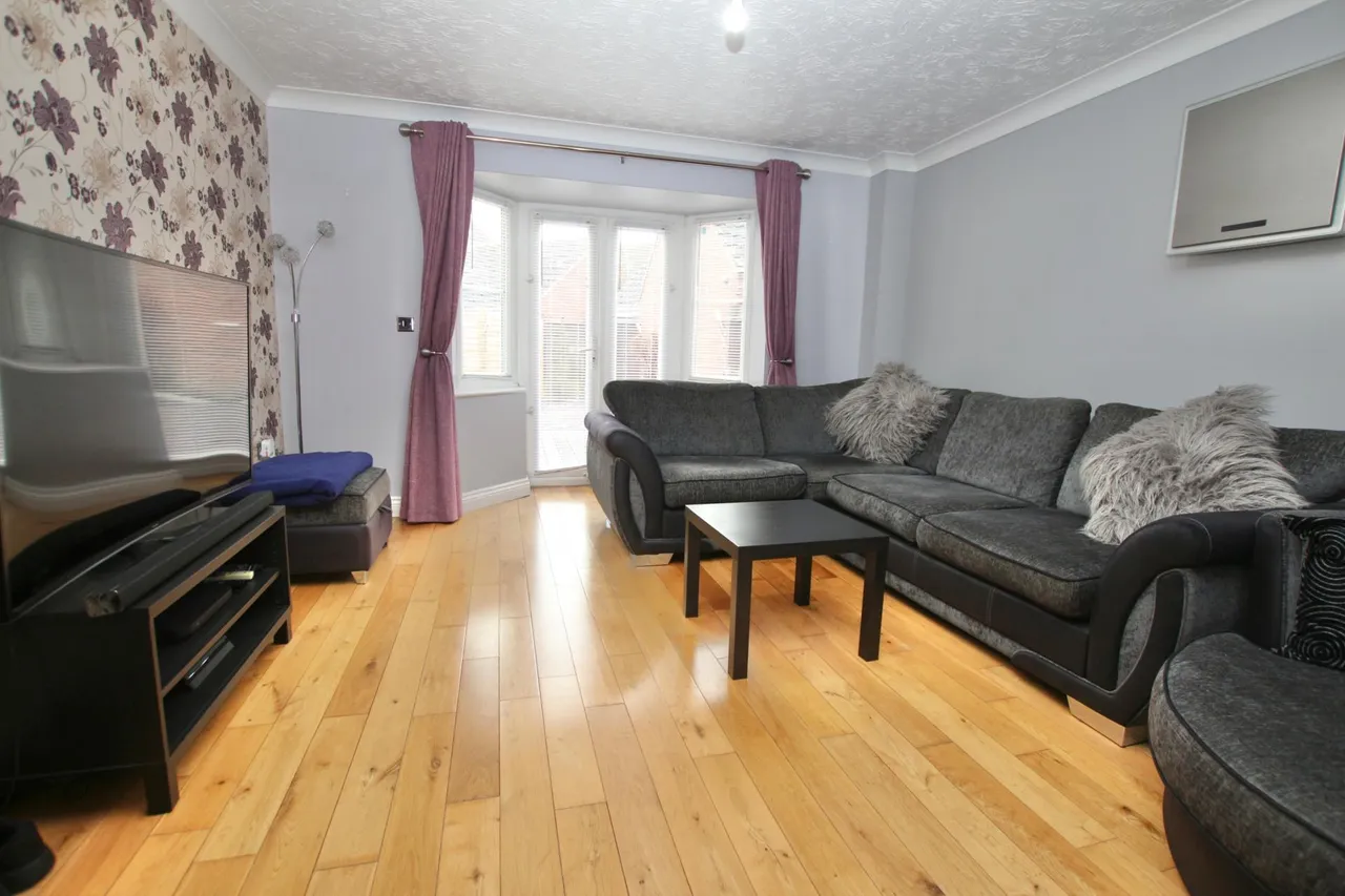 Elder Close, Witham St Hughs, LN6, photo 2
