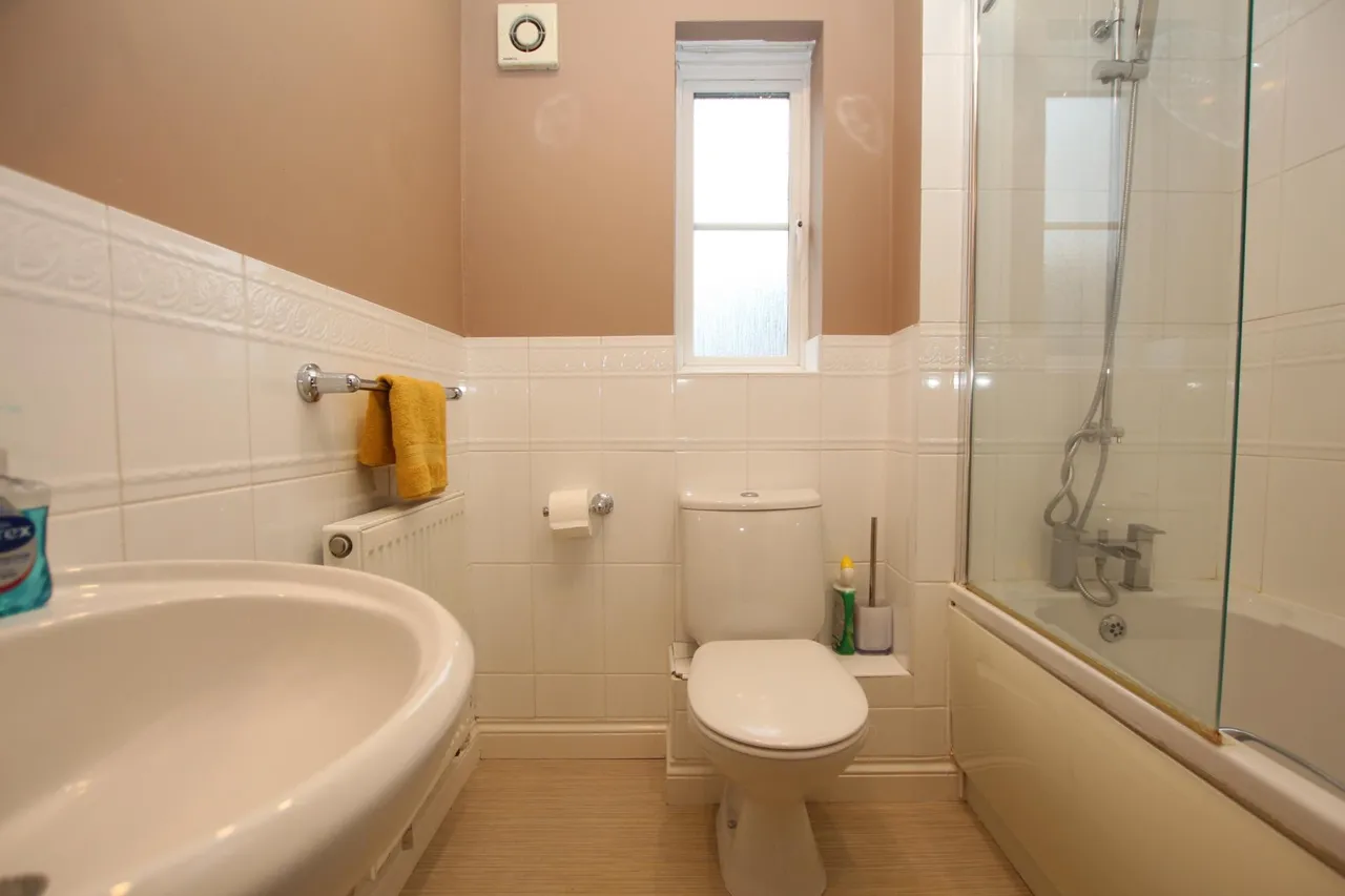 Elder Close, Witham St Hughs, LN6, photo 8