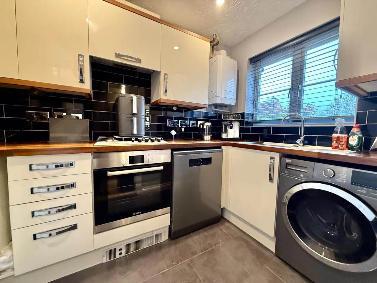 Elder Close, Witham St Hughs, LN6, photo 4