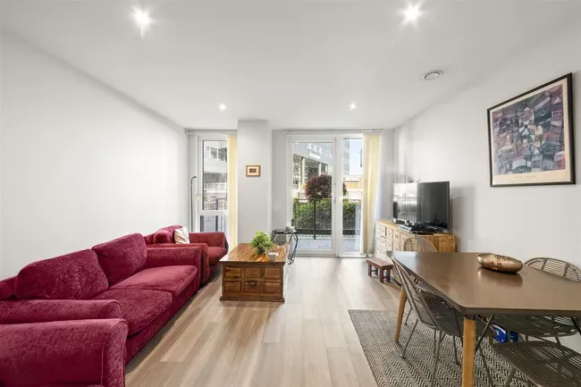 1 bed flat for sale — Panorama Apartments, Uxbridge