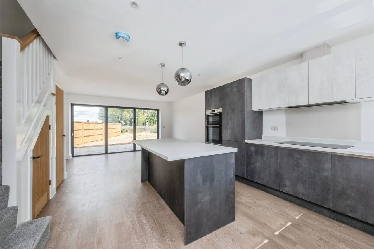 Queens Avenue, Newport Pagnell, MK16, photo 7