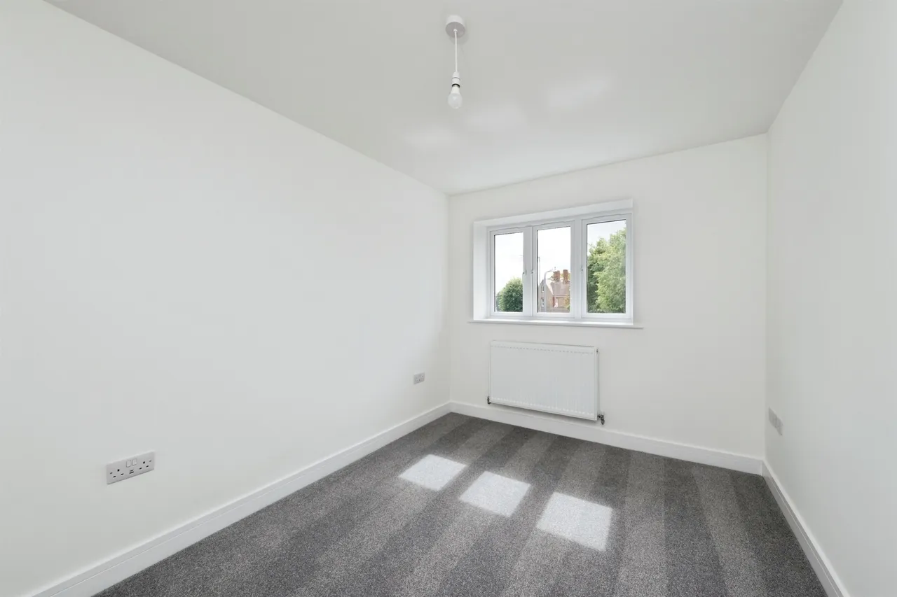 Queens Avenue, Newport Pagnell, MK16, photo 9
