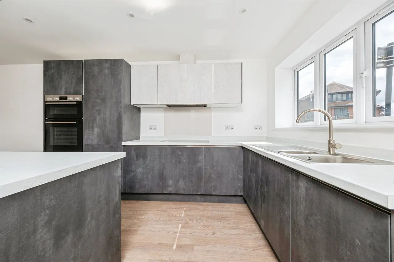 Queens Avenue, Newport Pagnell, MK16, photo 6