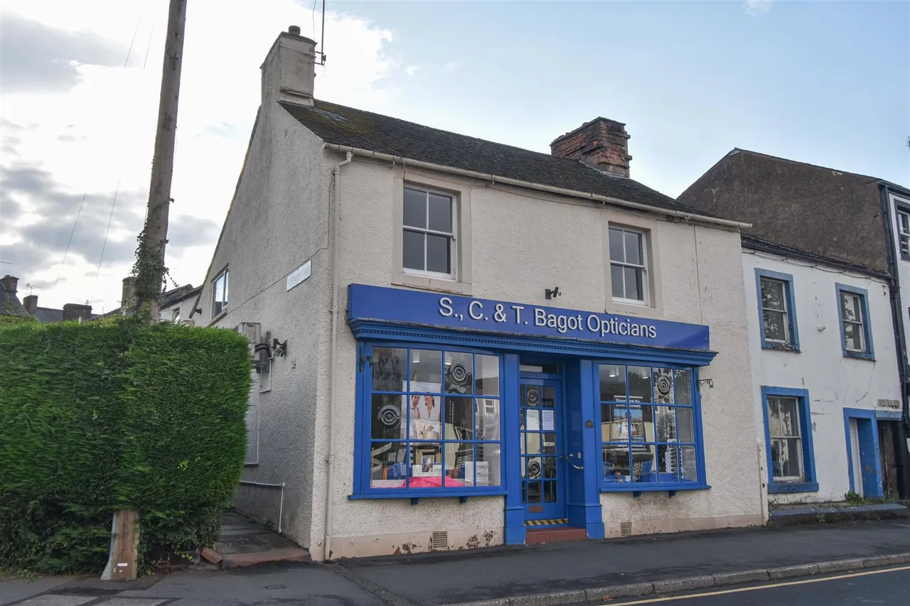 2 bed flat for sale, Great Dockray, Penrith