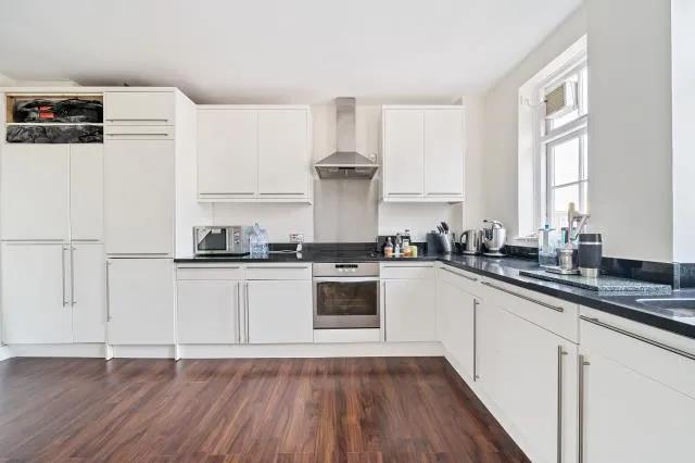 Finchley Road, St Johns Wood, NW8, photo 5