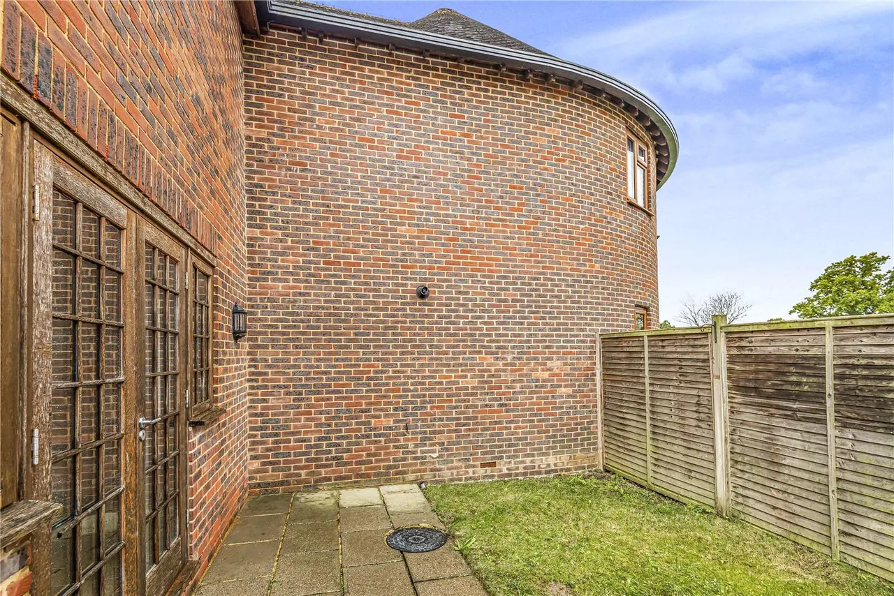 Stocks Close, Hildenborough, Tonbridge, Kent, TN11 8AY, photo 8