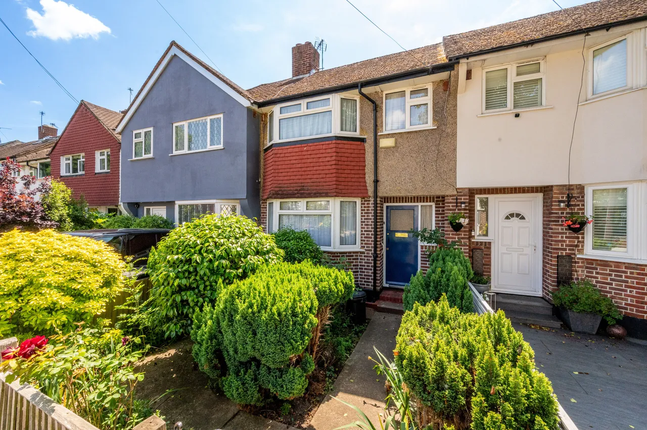 3 bed house for sale — 119 Lisbon Avenue, Twickenham