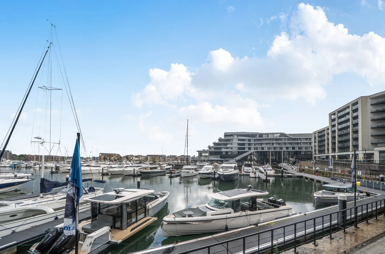 Maritime Walk, Ocean Village, SO14, photo 8