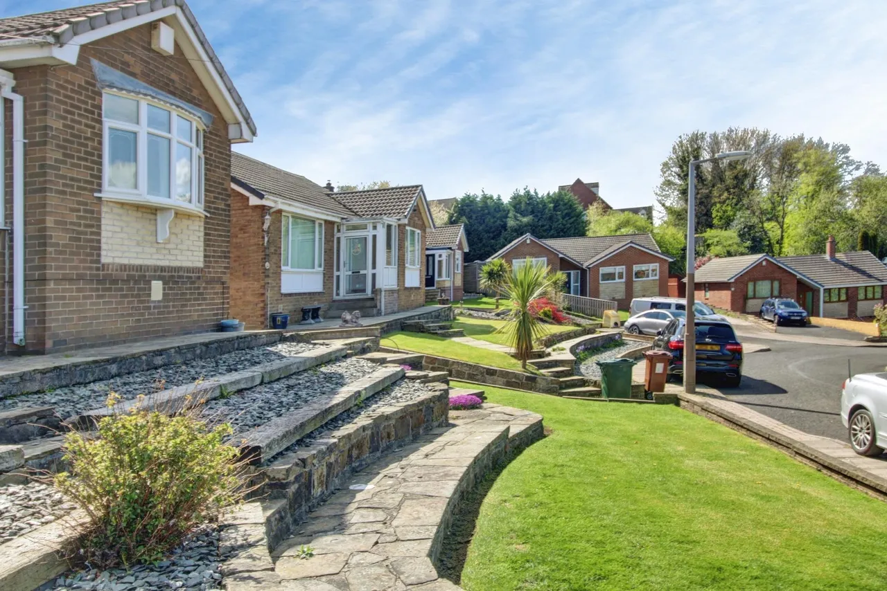 Melvinia Crescent, Barnsley, S75, photo 15