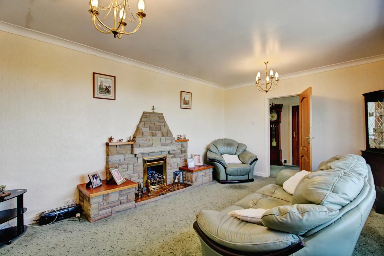 Melvinia Crescent, Barnsley, S75, photo 3