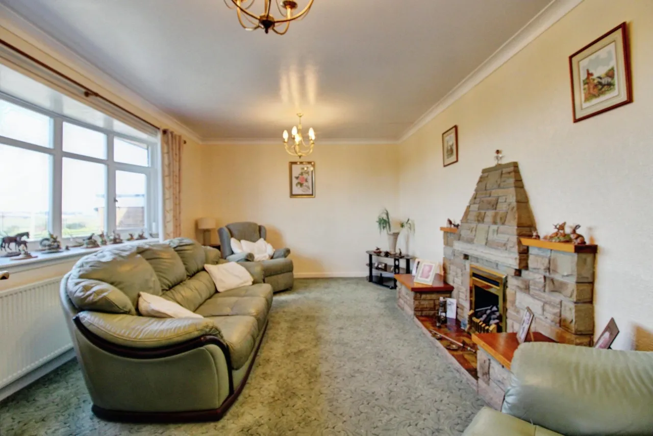 Melvinia Crescent, Barnsley, S75, photo 7