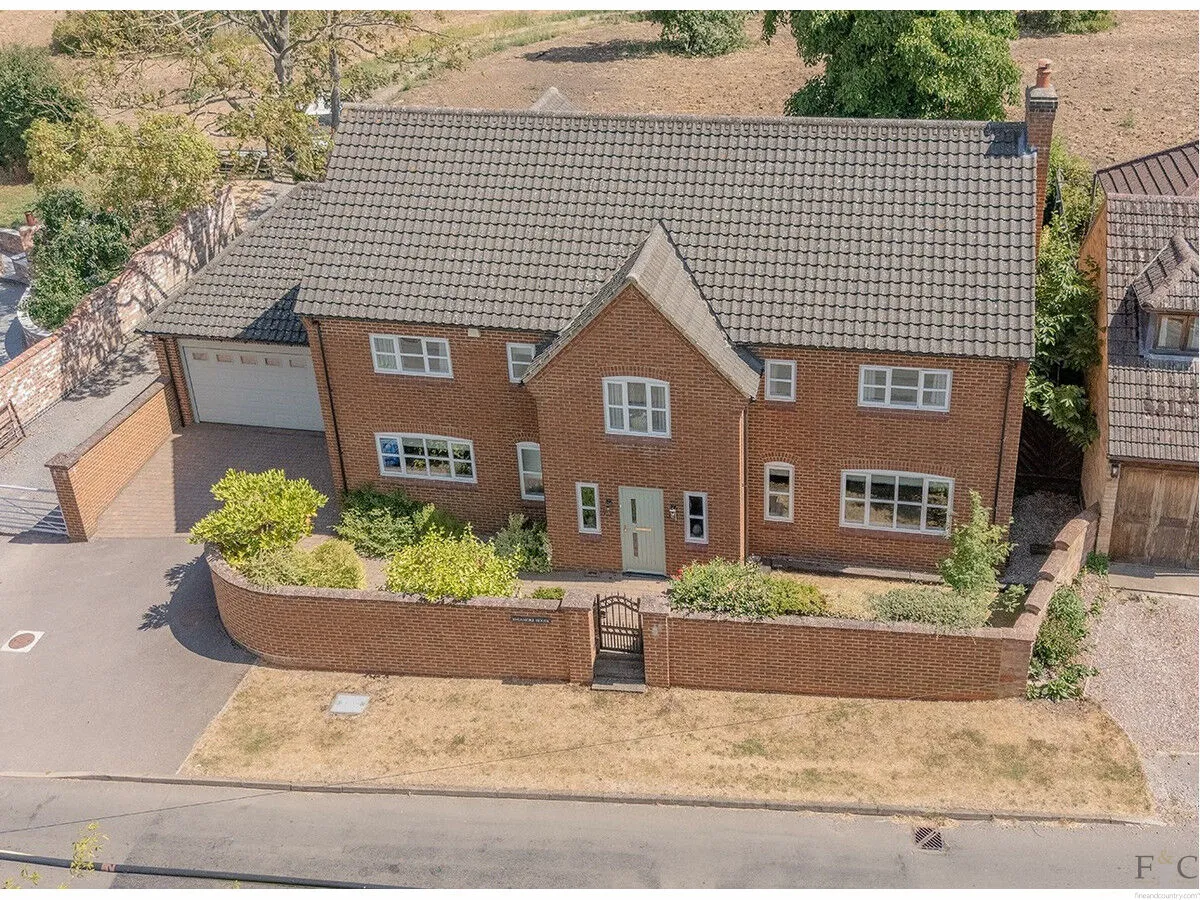 4 bed house for sale, Main Street, Willoughby Waterleys, LE8